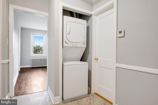 Building Photo - 330 20th St NE