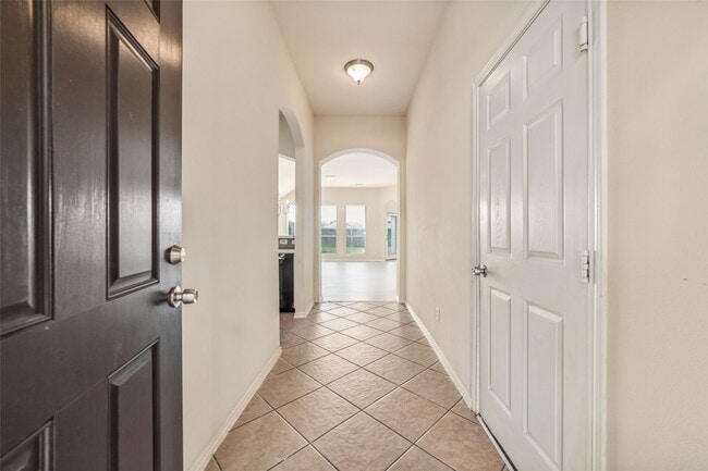Building Photo - 3 Garden Grove Dr