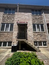 Building Photo - 2415 S Normal Ave