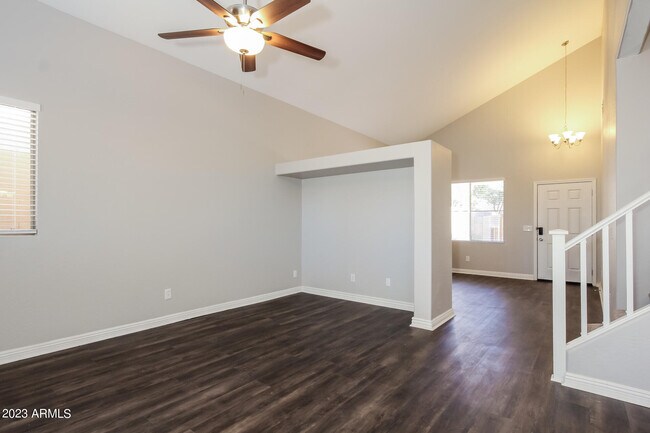 Building Photo - 3044 W Los Gatos Dr