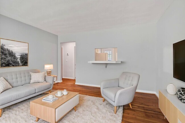 Foto del edificio - 404 Roselynn Ln