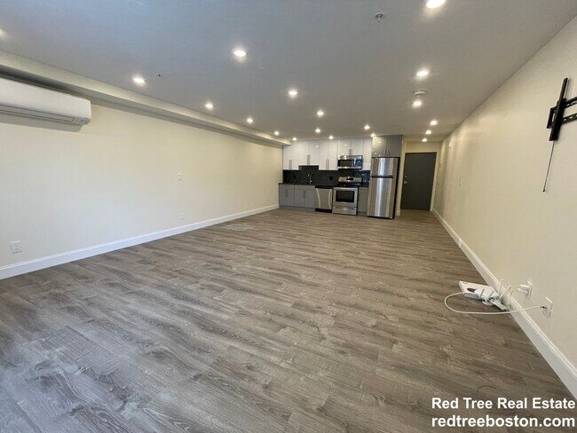 Foto del edificio - 1028a Commonwealth Ave