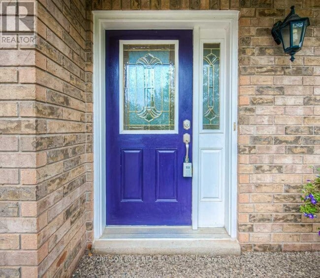 Building Photo - 2096 Glenhampton Rd