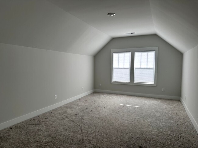 Building Photo - 521 Robinwood Pl