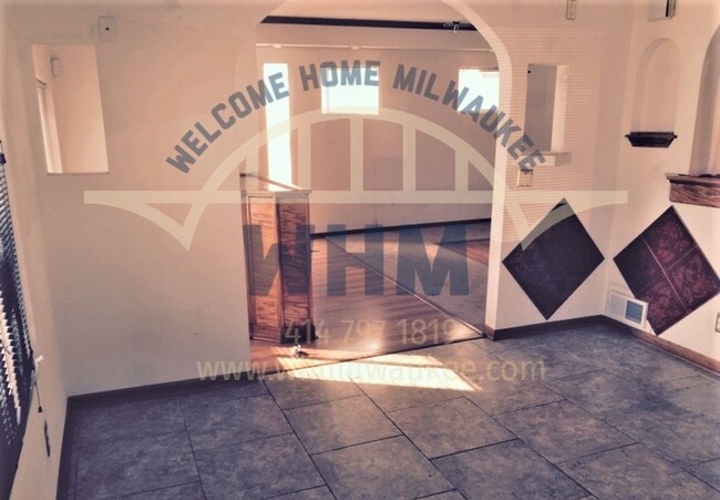 Foto del edificio - COMING SOON! Newly renewed 5 Bedroom Singl...