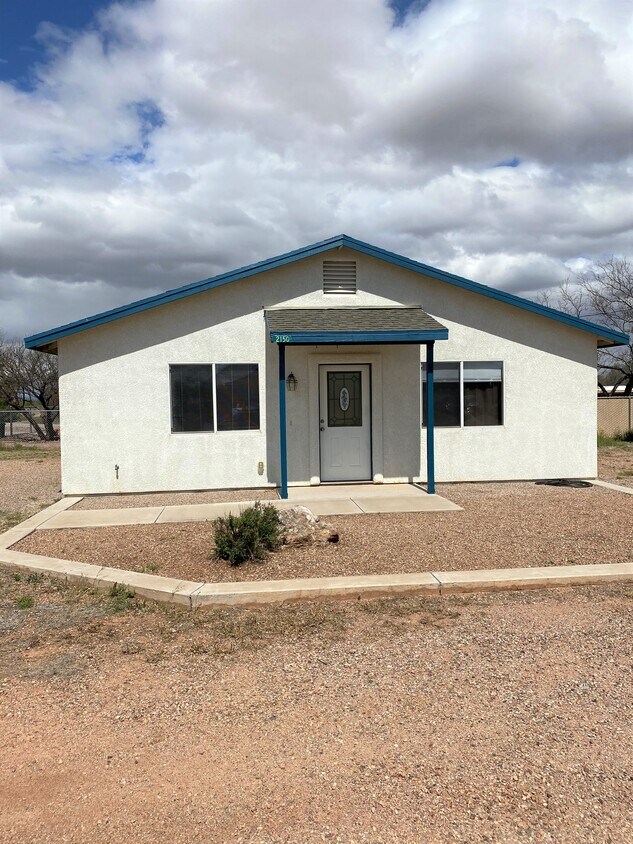 2150 N Coronado Frontage Rd, Huachuca City, AZ 85616 House for Rent