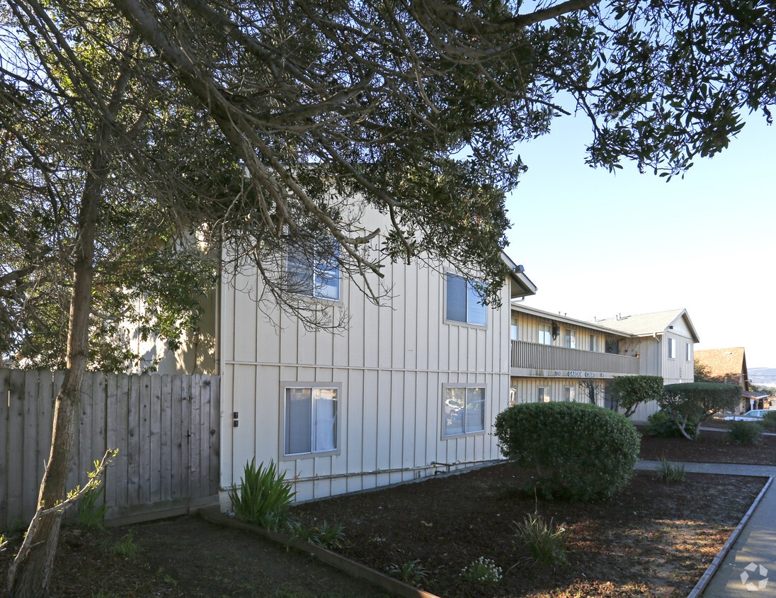 Building Photo - 1280 Hilby Ave