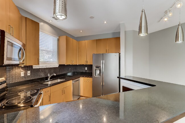 Foto del edificio - 435 Highland Ave NE