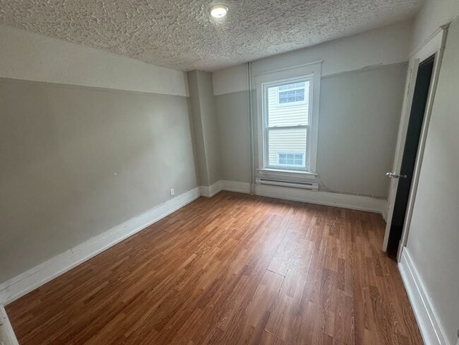 Building Photo - 385 Lutz St