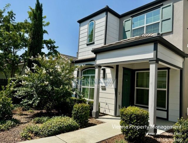Building Photo - 3303 Hummingbird Ct