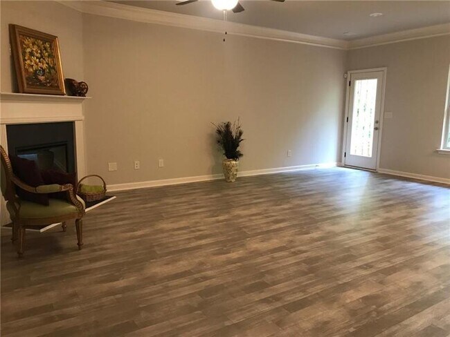 Foto del edificio - 355 Turtle Creek Dr