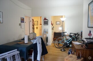 Building Photo - 529 Beacon St