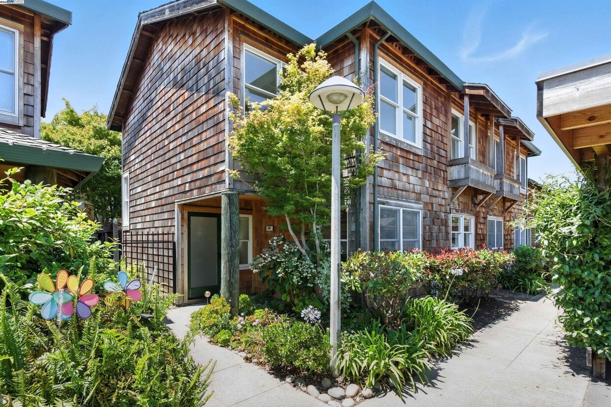 Foto principal - 560 Centre Ct