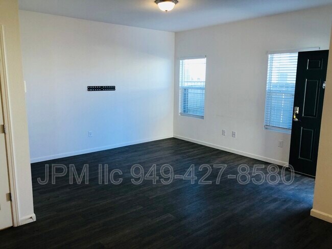 Foto del edificio - 537 Autumn Breeze Cir