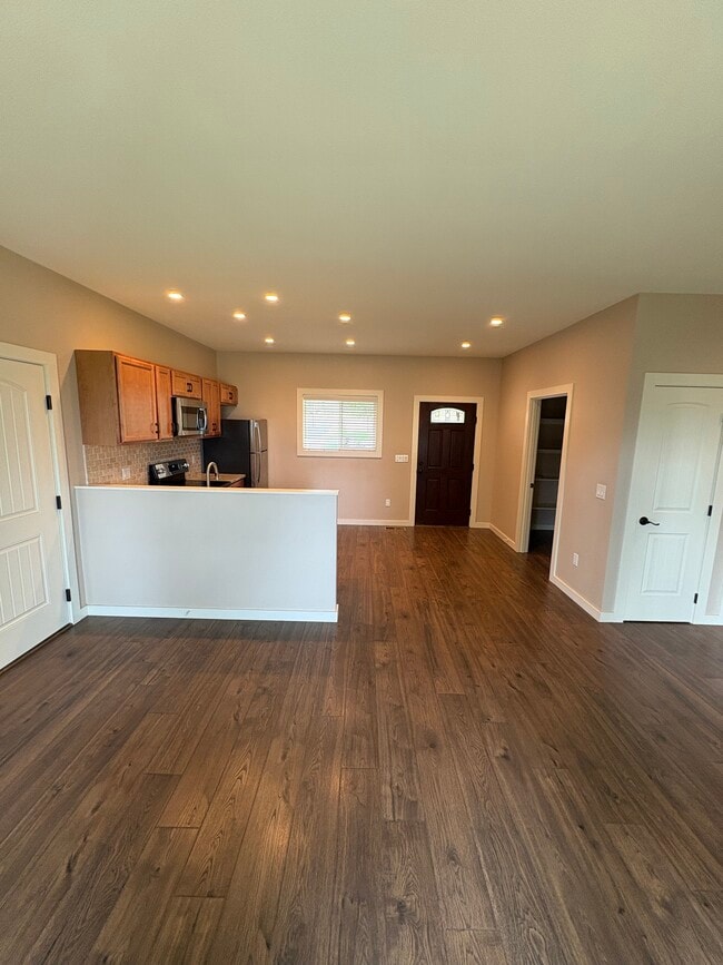 Building Photo - 20620 Pine Vista Dr