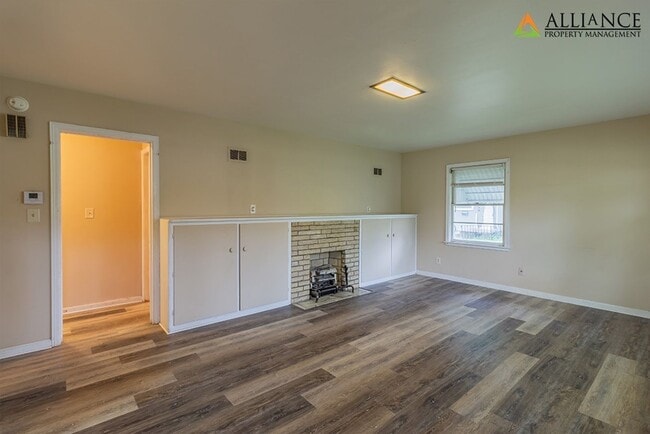 Foto del edificio - 1845 College Heights Rd