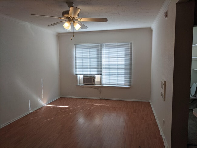Building Photo - 615 Hauser Blvd