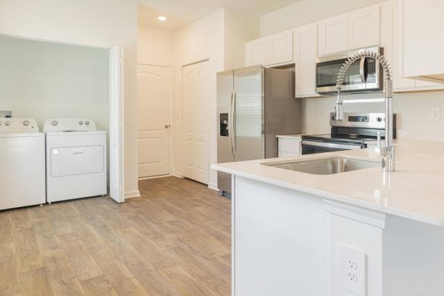 Building Photo - 3 bedroom in Jacksonville FL 32256