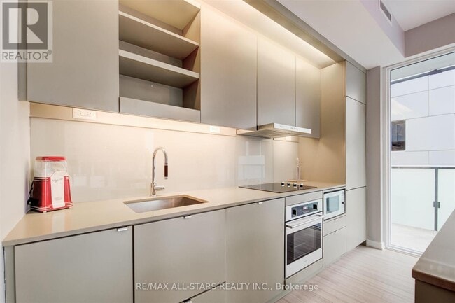 Building Photo - 101 Peter St