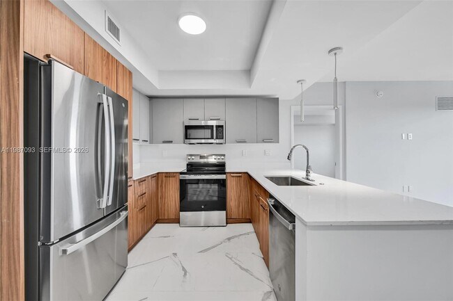 Building Photo - 840 NE 130th St