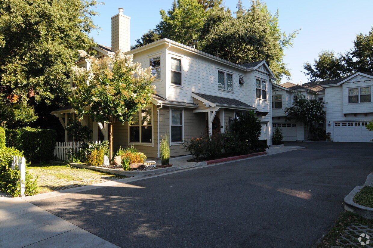 Building Photo - 152 & 154 El Dorado Ave