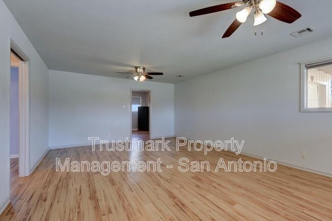 Foto del edificio - 120 Travis St