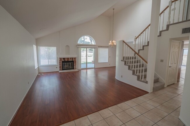 Building Photo - 24921 Chicory Ct