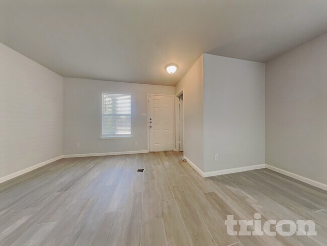 Foto del edificio - 268 Ariel Ln