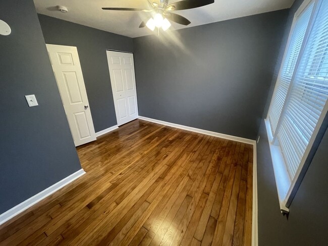 Building Photo - Baltimore - 3 bedroom and 1 Bathroom Available!