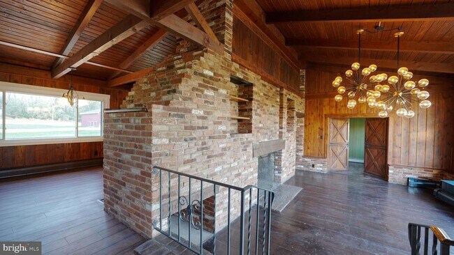 Building Photo - 53 Iron Bridge Rd