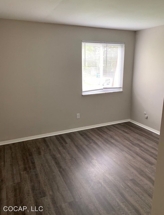Foto del edificio - 4420 Flowerdale Ave