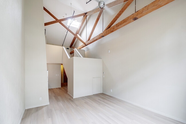 Building Photo - 461 2nd St