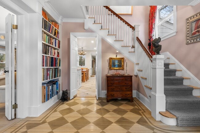 Building Photo - 13 Lockwood Ave