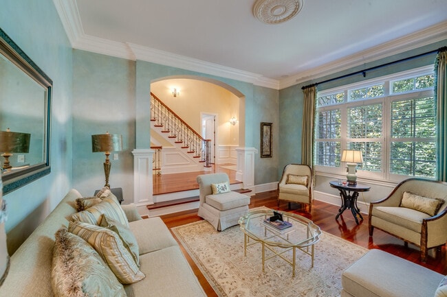 Building Photo - 1008 Medinah Ct