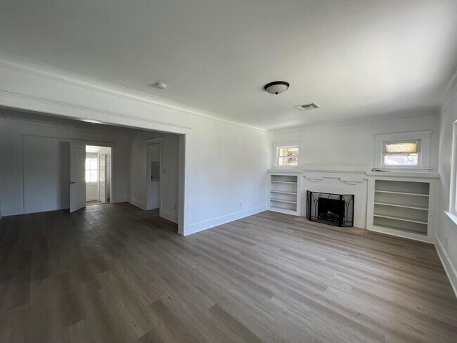 Foto del edificio - 700 Charter Oak St