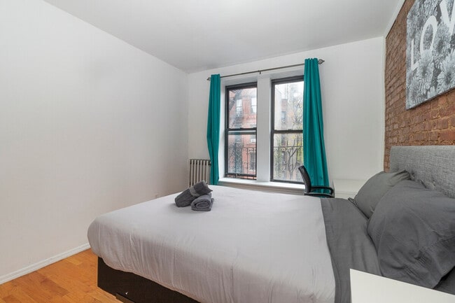 Foto del edificio - 1676 3rd Ave