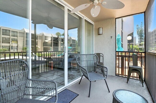 Foto del edificio - 6 Royal Palm Way