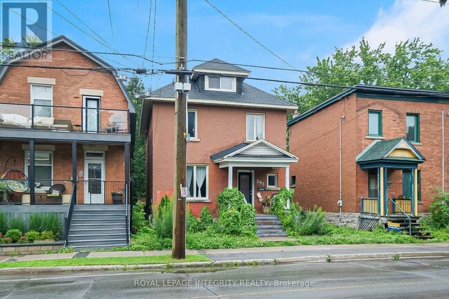 Building Photo - 391 Sunnyside Ave