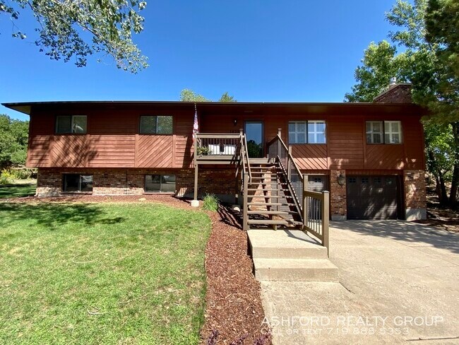 Building Photo - 7425 Delmonico Drive