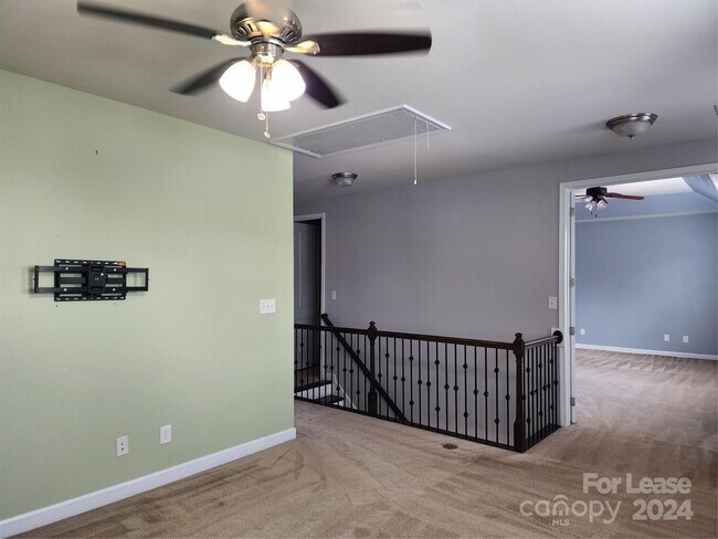 Building Photo - 103 Farmers Folly Dr