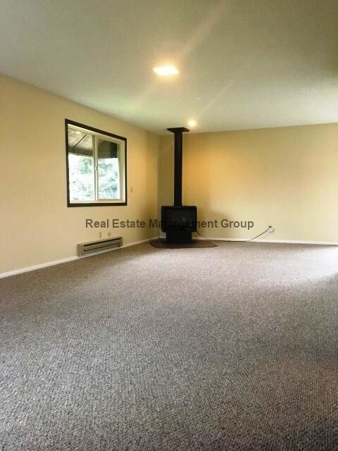 Building Photo - 1615 Birchwood Ln