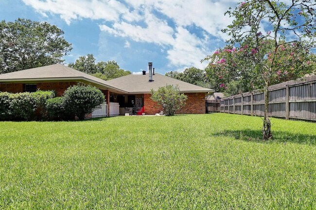 Foto del edificio - 17628 Chadsford Ave