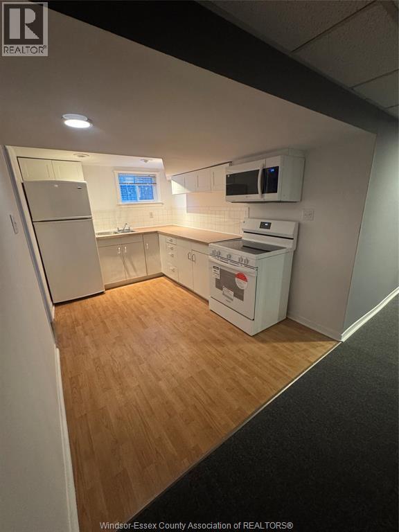 Building Photo - 1479 Parent LOWER