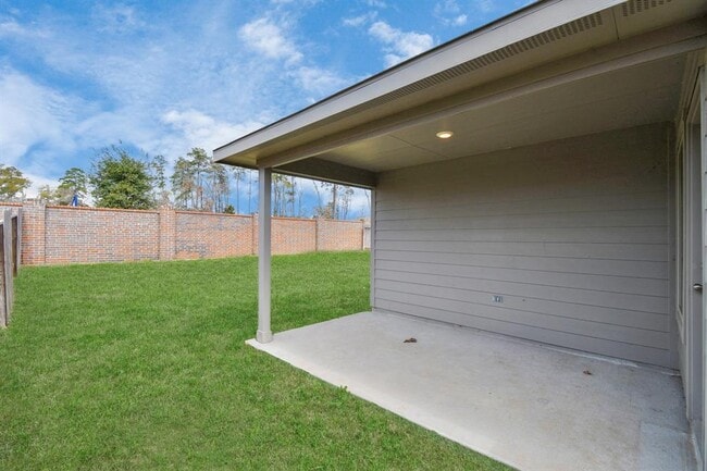Building Photo - 9818 Laurel Lake Dr