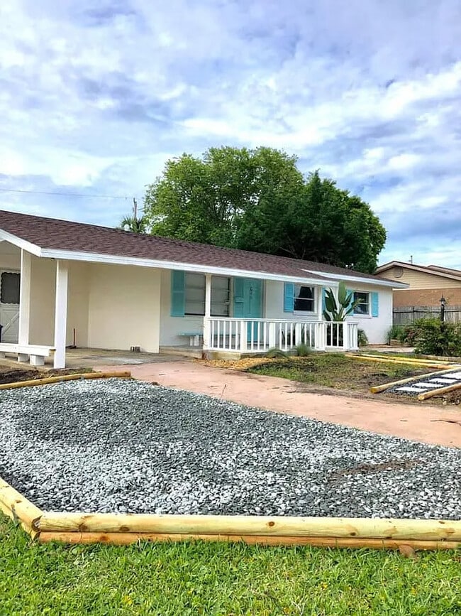 Building Photo - 45 Sea Park Dr