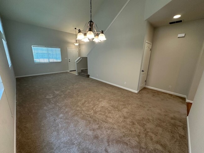 Building Photo - Beautiful 4 Bedroom, 3 Bath Brentwood Home