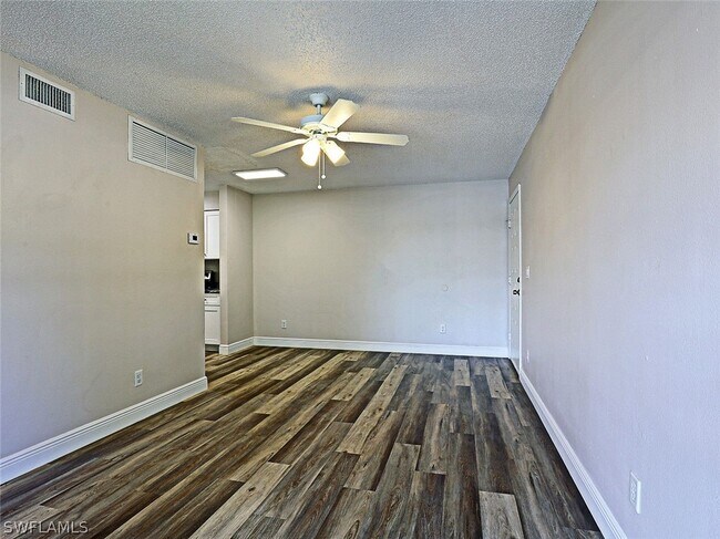 Building Photo - 5325 Summerlin Rd
