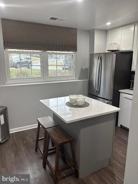 Building Photo - 8619 Cipriano Springs Ct