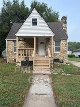 Building Photo - 715 SW Wayne Ave