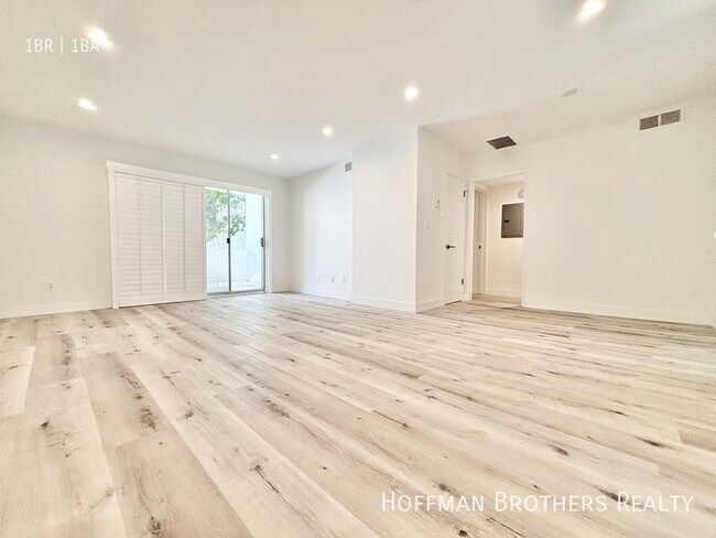 Building Photo - 605 San Vicente Blvd Santa Monica, CA 90402